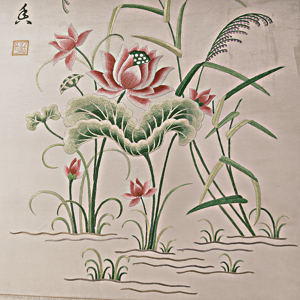 汉绣荷花纹样